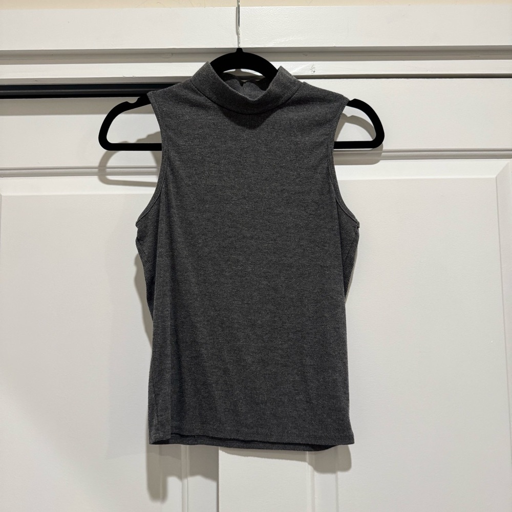 Womens gray mock neck ribbed tank top, size large